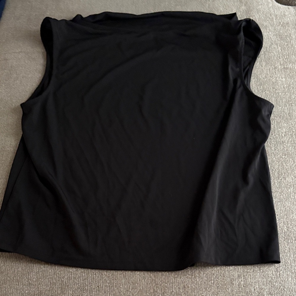 HALARA Elegant Black Sleeveless Blouse